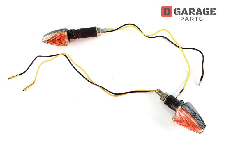 Coppia Frecce Universali Moto Ducati 1
