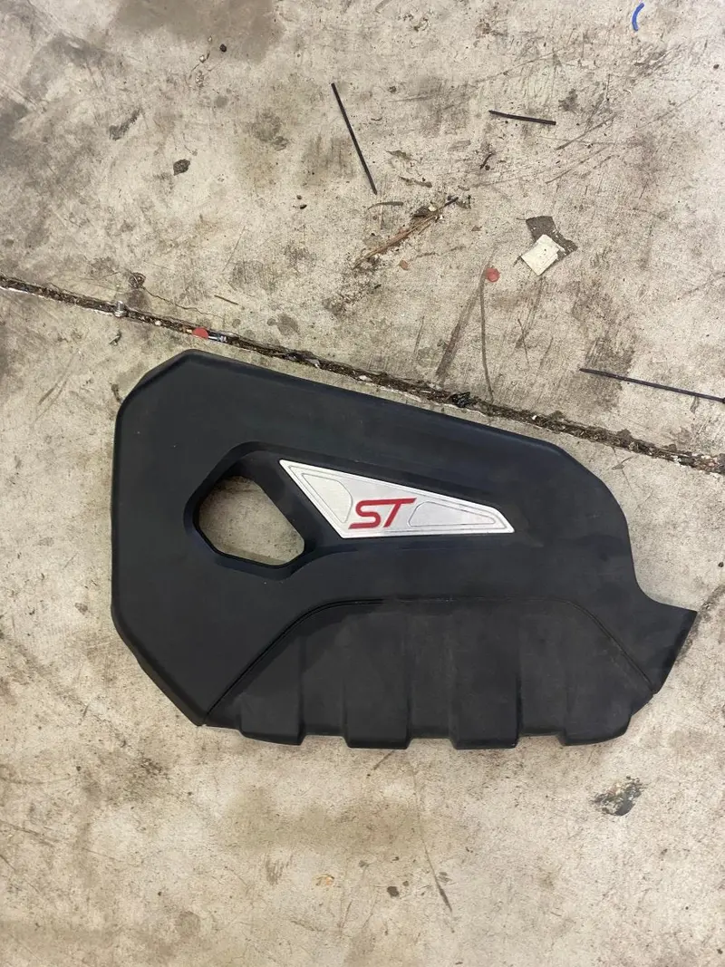 **Used** Fiesta St Engine Cover 1