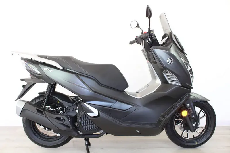 Voge Sfida Sr1 - Scooter Nuovo 1